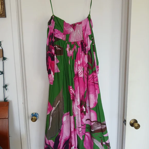 Elegant Floral Maxi Dress in Green and Pink - Picture 6 of 8